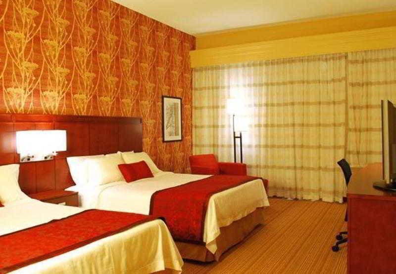 Courtyard By Marriott Airport/ Northeast Hotel 3*